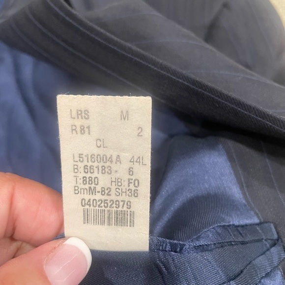 TWO PIECE CALVIN KLEIN SUIT - Picture 9 of 12